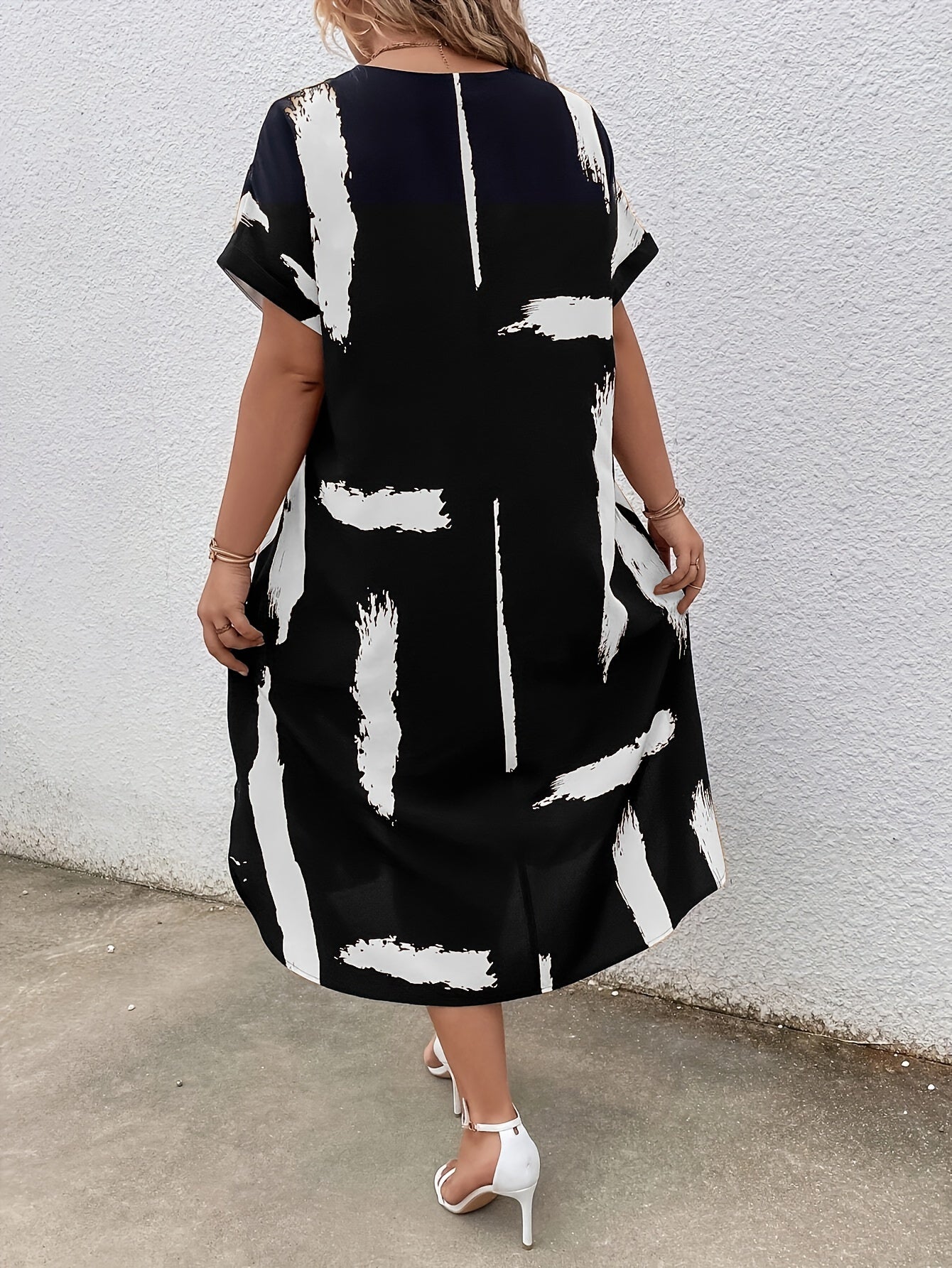 Lydia | Plus size chic dress